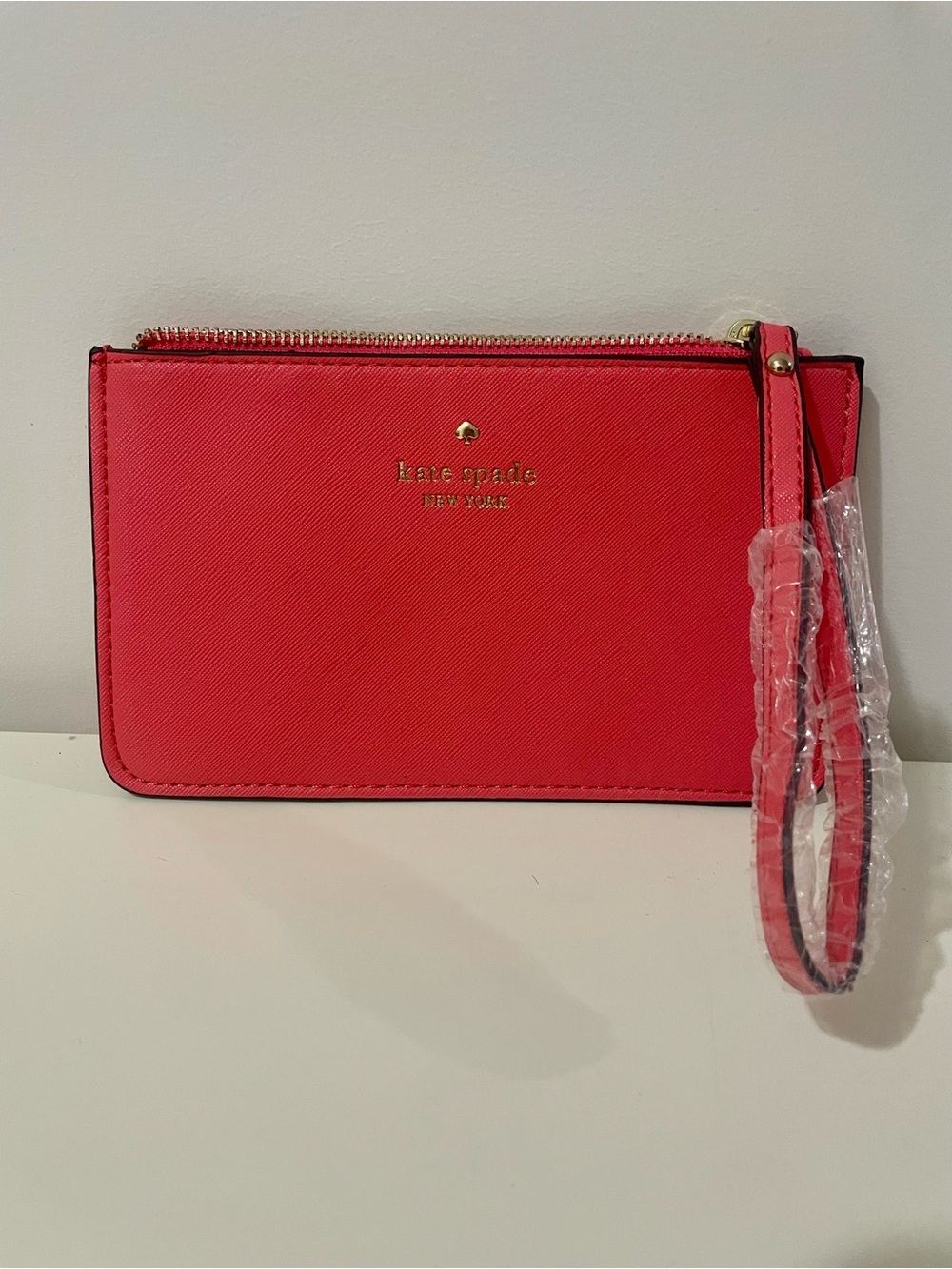 NWOT Kate Spade Red Medium Leather Zip Wristlet